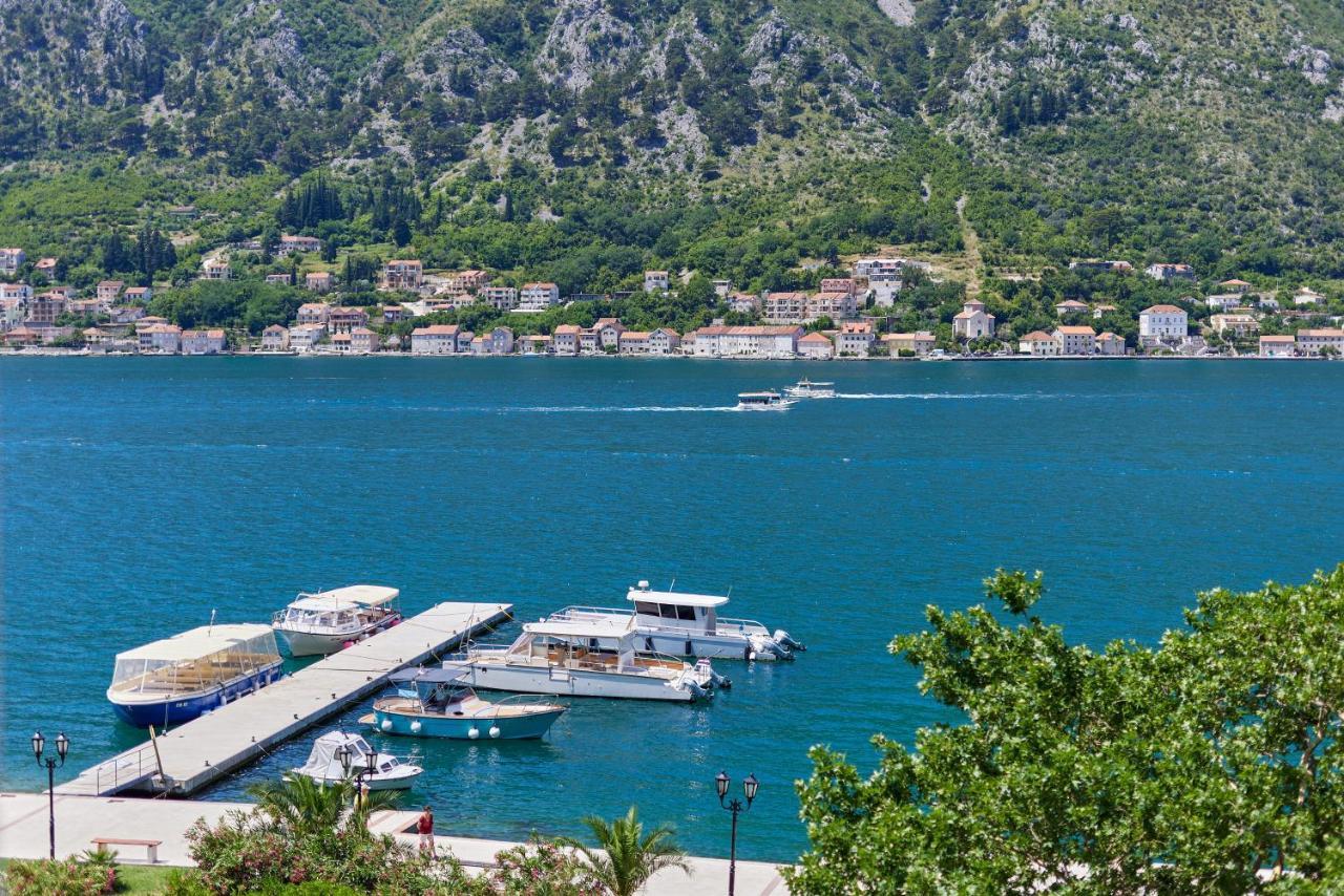 Apartment Plagenti With Sea View Kotor Bagian luar foto